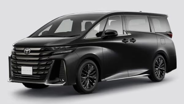 Toyota Vellfire on rent in Jaipur
